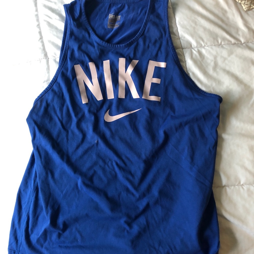 Nike sleeveless shirt